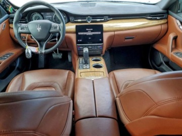 Maserati Quattroporte II 2022 Maserati Quattroporte 2022 MASERATI QUATTROPORTE BASE 3.0 Benzyna 424KM, zdjęcie 7