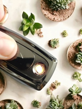 БРЕЛОК ДЛЯ БРЕЛКА FORD GLOW LIGHTER ELEGANT со светодиодной подсветкой, ЧЕХОЛ С ЛОГОТИПОМ, БАНТ