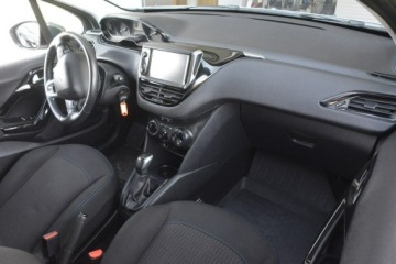 Peugeot 208 I Hatchback 5d Facelifting 1.2 PureTech 82KM 2018 Peugeot 208 1.2 Benzyna Style gwarancja przebiegu, zdjęcie 17