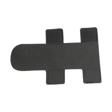 Кожаная поверхность инструмента для тромбона защищает рукоять длинной трубы.