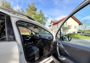 Peugeot 2008 I SUV Facelifting 1.2 PureTech 110KM 2018 Peugeot 2008 Peugeot 2008 PureTech 110 StopampStart Crossway 1.2 Benzyna, zdjęcie 24