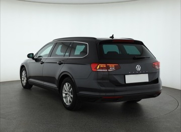 Volkswagen Passat B8 Variant 2.0 TDI BlueMotion SCR 150KM 2019 VW Passat 2.0 TDI, Automat, Navi, Klima, zdjęcie 3
