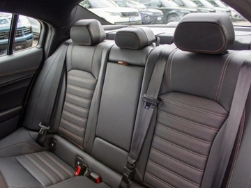 Alfa Romeo Giulia II Sedan Facelifting 2023 2.0 GME Turbo 280KM 2025 ALFA ROMEO Giulia Turbo Intensa Q4 Sedan 2.0 (280KM) 2025, zdjęcie 10