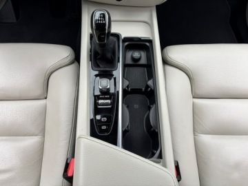 Volvo V60 II  Kombi 2.0 D3 150KM 2020 Volvo V60 2.0 D3 150 KM Skóry Kamera Hak FV23%, zdjęcie 25