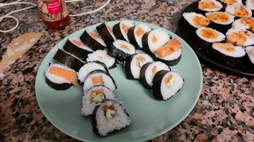 НАБОР ДЛЯ ПРИГОТОВЛЕНИЯ СУШИ, БАМБУКОВЫЙ КОВРИК, РОЛЛ, НОЖ, ПАЛОЧКИ ДЛЯ ЕДЫ, ШПАТКА