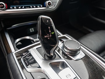 BMW Seria 7 G11-G12 Sedan 750i 450KM 2016 Od ręki - BMW Seria 7 750Li xDrive 450KM, zdjęcie 23