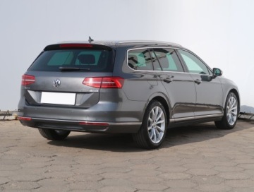 Volkswagen Passat B8 Variant 2.0 TDI BlueMotion SCR 150KM 2017 VW Passat 2.0 TDI, Salon Polska, 1. Właściciel, zdjęcie 4