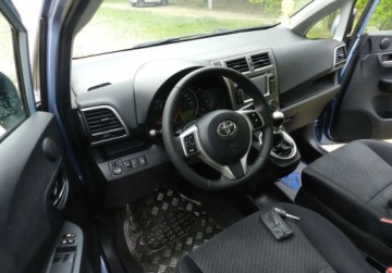 Toyota Verso-S 1.33 Dual VVT-i 99KM 2011 Toyota Verso S czyli YARIS z bagaznikiem. Niezawodny i praktyczny 1.3 99KM, zdjęcie 18