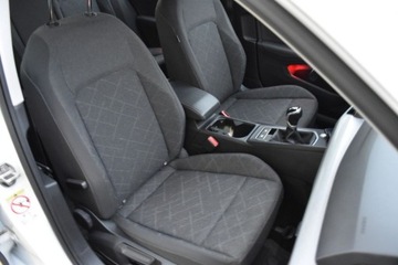 Volkswagen Golf VIII Variant 2.0 TDI 115KM 2022 Volkswagen Golf SalonPL 2.0TDI 115KM Life Pakiety Comfort LED ACC Digital, zdjęcie 31