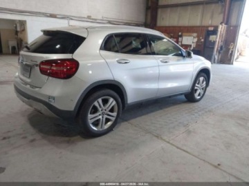 Mercedes GLA I 2019 Mercedes-Benz GLA 2019 MERCEDES-BENZ GLA 250 4MATIC 2.0 Benzyna 208KM, zdjęcie 4