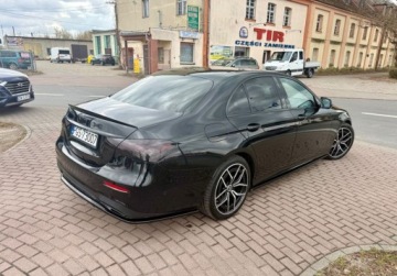 Mercedes Klasa E W213 Limuzyna Facelifting 2.0 E220d 194KM 2021 Mercedes-Benz Klasa E 2.0Cdi AMG Full Led 57.000 km 2.0 Diesel 194KM, zdjęcie 5