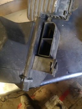 AUDI A6 C5 2.5TDI 01R POUZDRO FILTRU VZDUCHU