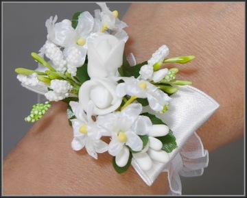 Комплект: венок для причастия, сумочка, капельница, браслет, перчатки.