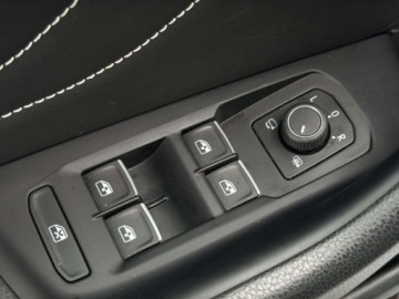 Volkswagen Passat B8 Variant Facelifting 2.0 TDI SCR 150KM 2023 Volkswagen Passat TDI 150KM Elegance LED Matrix Nawigacja Martwe pole, zdjęcie 13