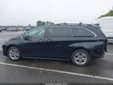 Toyota Sienna III 2022 Toyota Sienna 2022r., XSE, od ubezpieczalni 2.5 Benzyna 190KM, zdjęcie 3