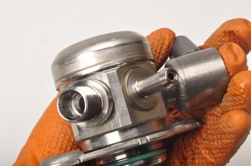 MERCEDES W176 W117 W246 1.6 16V ČERPADLO PALIVA A2700700501