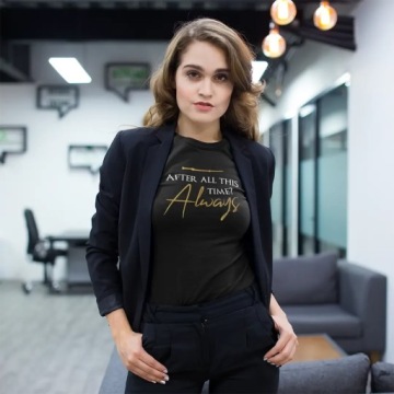 После стольких лет? Всегда футболка HARRY POTTER