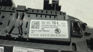 PŘÍSTROJOVÁ DESKA BUDÍKY VIRTUAL KAMIQ 1.0 TSI EU 654920790A