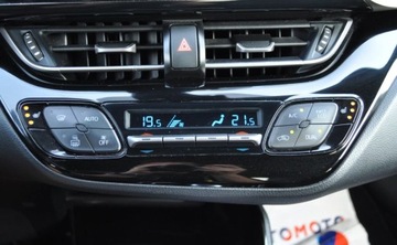 Toyota C-HR I Crossover 1.8 Hybrid 122KM 2018 Toyota C-HR 1.8 Hybryda Kamera Cofania Nawigacja Grz.siedzenia 1.8 Hybryda, zdjęcie 35