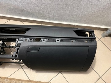 DESKA ROZDĚLOVAČE KONZOLA AIRBAG SKODA SUPERB III 3 NEOPRAVENÉ