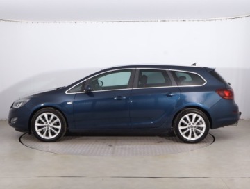 Opel Astra J Sports Tourer 1.6 Turbo ECOTEC 180KM 2011 Opel Astra 1.6 T, Automat, Navi, Xenon, Klima, zdjęcie 2