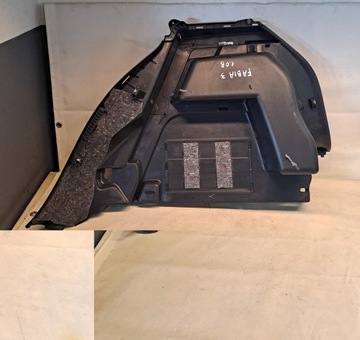 BOCZEK BAGAŻNIKA LEWY SKODA FABIA III 6V6867427C