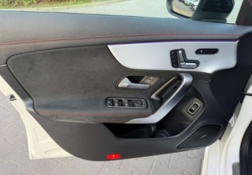 Mercedes CLA C118/X118 Coupe Facelifting 1.3 200 163KM 2023 Mercedes-Benz CLA Mercedes-Benz CLA 200 AMG Line 7G-DCT 1.3 Benzyna 163KM, zdjęcie 37