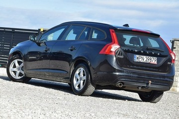 Volvo V60 I Kombi Facelifting 2.0 D3 DRIVE-E 150KM 2016 Volvo V60 2,0D3 150KM Navi Alu Led Podg. Fotele, zdjęcie 24