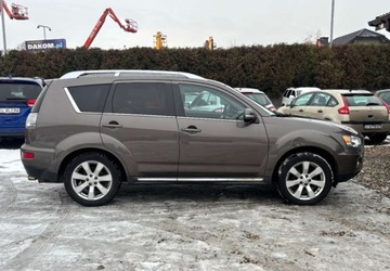 Mitsubishi Outlander II 2.0 DID DOHC 140KM 2010 Mitsubishi Outlander 2010r. 2.0 Diesel 140KM, zdjęcie 5
