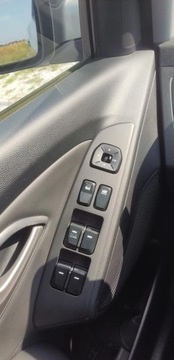 Hyundai ix35 SUV Theta 2.0 MPI 163KM 2010 Hyundai ix35 2.0 benz ,bezwypadek ,zadbana ,ks serwis 2.0 Benzyna 163KM, zdjęcie 17