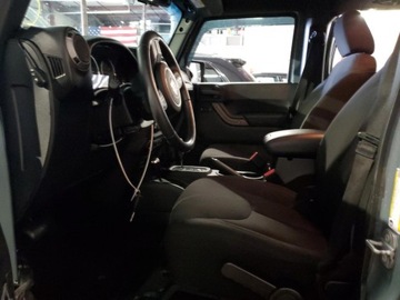 Jeep Wrangler III Unlimited Facelifting 3.6 V6 286KM 2015 Jeep Wrangler Unlimited Sport 2015 3.6l 3.6 Benzyna 285KM, zdjęcie 7