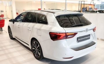 Toyota Avensis III Wagon Facelifting 2015 2.0 D-4D 143KM 2017 Toyota Avensis 2.0 D-4D Selection, zdjęcie 2