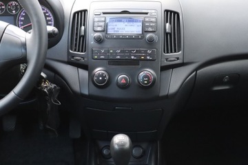 Hyundai i30 I CW Facelifting 1.4 DOHC 109KM 2010 Hyundai i30 1.4 CVVT, Klima, zdjęcie 11