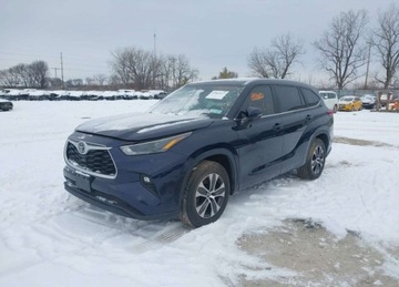 Toyota Highlander III 2023 Toyota Highlander XLE, od ubezpieczalni 2.4 Benzyna 265KM, zdjęcie 2