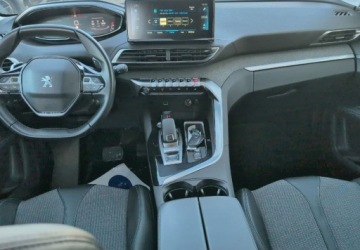 Peugeot 5008 II Crossover Facelifting 1.2 PureTech 130KM 2021 Peugeot 5008 1.2 PureTech Allure Pack SS EAT8 SalonPL Dobrze Doposazony FV, zdjęcie 7