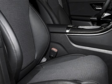 Mercedes GLC C254/X254 Coupe 2.0 220d 197KM 2026 GLC 220 d 4-Matic Avantgarde 2.0 (197KM) 2026, zdjęcie 9