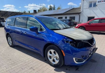 Chrysler Pacifica II 2018 Chrysler Pacifica 2018 Chrysler Pacifica HYBRID TOURING PLUS auto w Polsce, zdjęcie 4
