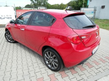 Alfa Romeo Giulietta Nuova II Hatchback 5d 1.4 TB 16v 120KM 2013 Alfa Romeo Giulietta Nowe Opony Klimatyzacja Komputer 1.4 Benzyna 120KM, zdjęcie 2