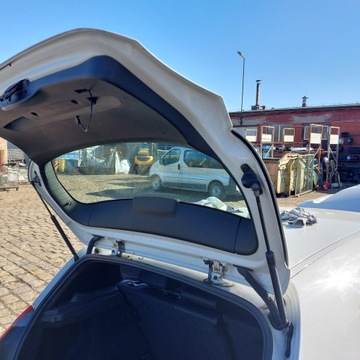 BMW 1 E87 5D FACELIFT VÍKO KUFRU KUFRU KÓD LAK ALPINWEISS 3