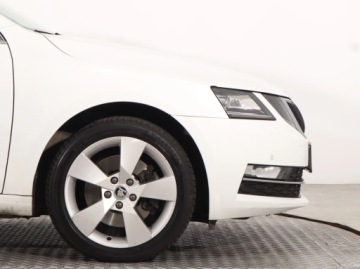 Skoda Octavia III Kombi Facelifting 2.0 TDI 184KM 2019 Skoda Octavia 2.0 TDI, Salon Polska, Serwis ASO, zdjęcie 14