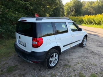 Skoda Yeti Minivan 2.0 TDI CR DPF 4x4 140KM 2009 Skoda Yeti Full opcja 4x4 manual panorama premium saund skora hak nawigacja, zdjęcie 3