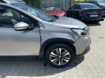 Peugeot 2008 I SUV Facelifting 1.2 PureTech 110KM 2017 Peugeot 2008 Allure S&amp;S Automat Skóra Kamera, zdjęcie 4