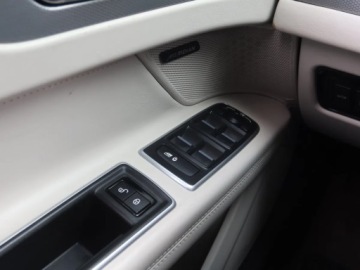 Jaguar XF II Sedan 2.0 i4D 240KM 2017 Jaguar XF 25d AWD, Salon Polska, 237 KM, 4X4, zdjęcie 17