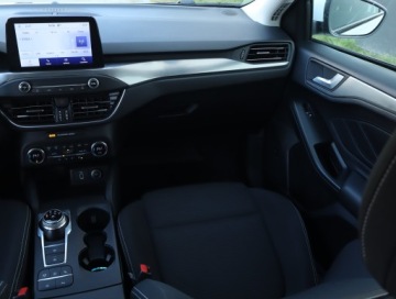 Ford Focus IV Hatchback 1.0 EcoBoost 125KM 2019 Ford Focus 1.0 EcoBoost, Salon Polska, Automat, zdjęcie 7