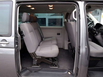 Volkswagen Caravelle T5 Caravelle Facelifting długi rozstaw osi 2.0 TDI 140KM 2013 Volkswagen Caravelle 9cio osobowa_HAK 2.0 Diesel 141KM, zdjęcie 5