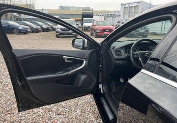 Volvo V40 II Hatchback Facelifting 2.0 D2 120KM 2018 Volvo V40 , R- Design , nawigacja , skorzane fotele 2.0 Diesel 120KM, zdjęcie 15