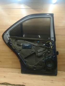 DVEŘE KOMPLETNÍ ZADNÍ LEVÉ MERCEDES W220