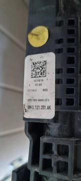 A4 B9 8W CHLADIČ VODY KAPALINY 2.0 TDI 8W0121251AK A5