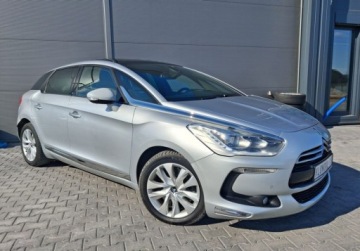 DS 5 Hatchback (Citroen) 2.0 HDi Hybrid4 200KM 2014 Citroen DS5 Bezwypadekserwisfull wersja4x4 2.0 Hybryda 200KM, zdjęcie 4