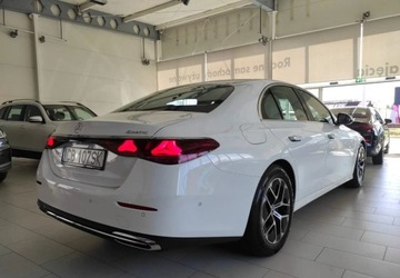 Mercedes Klasa E W214 2025 Mercedes-Benz Klasa E Salon Polska Aut 9G 4x4 5L radary moc20423KM 2.0, zdjęcie 4